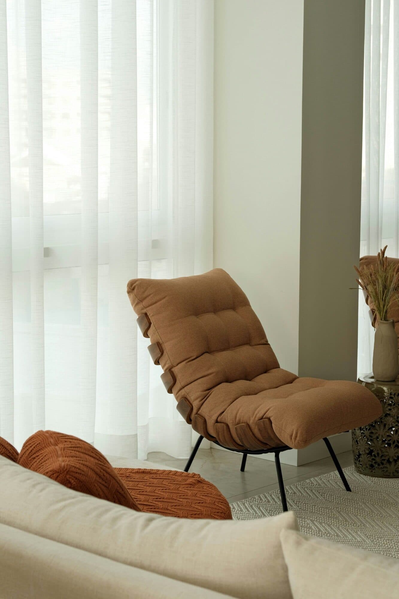 Espaço interior sereno e acolhedor
